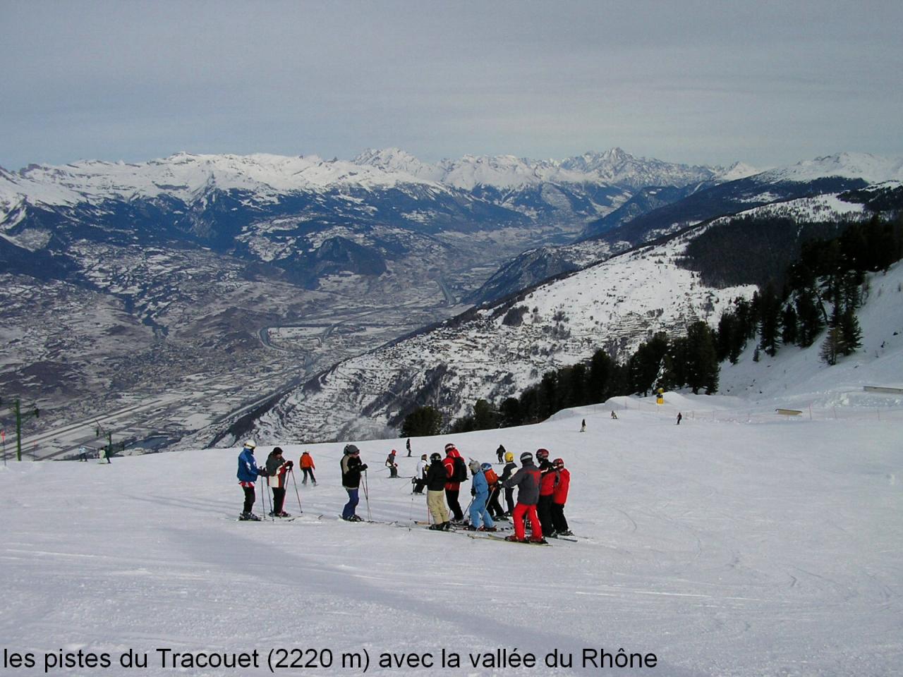 Vue du Tracouet (2220 m) sur la vallée du Rhône